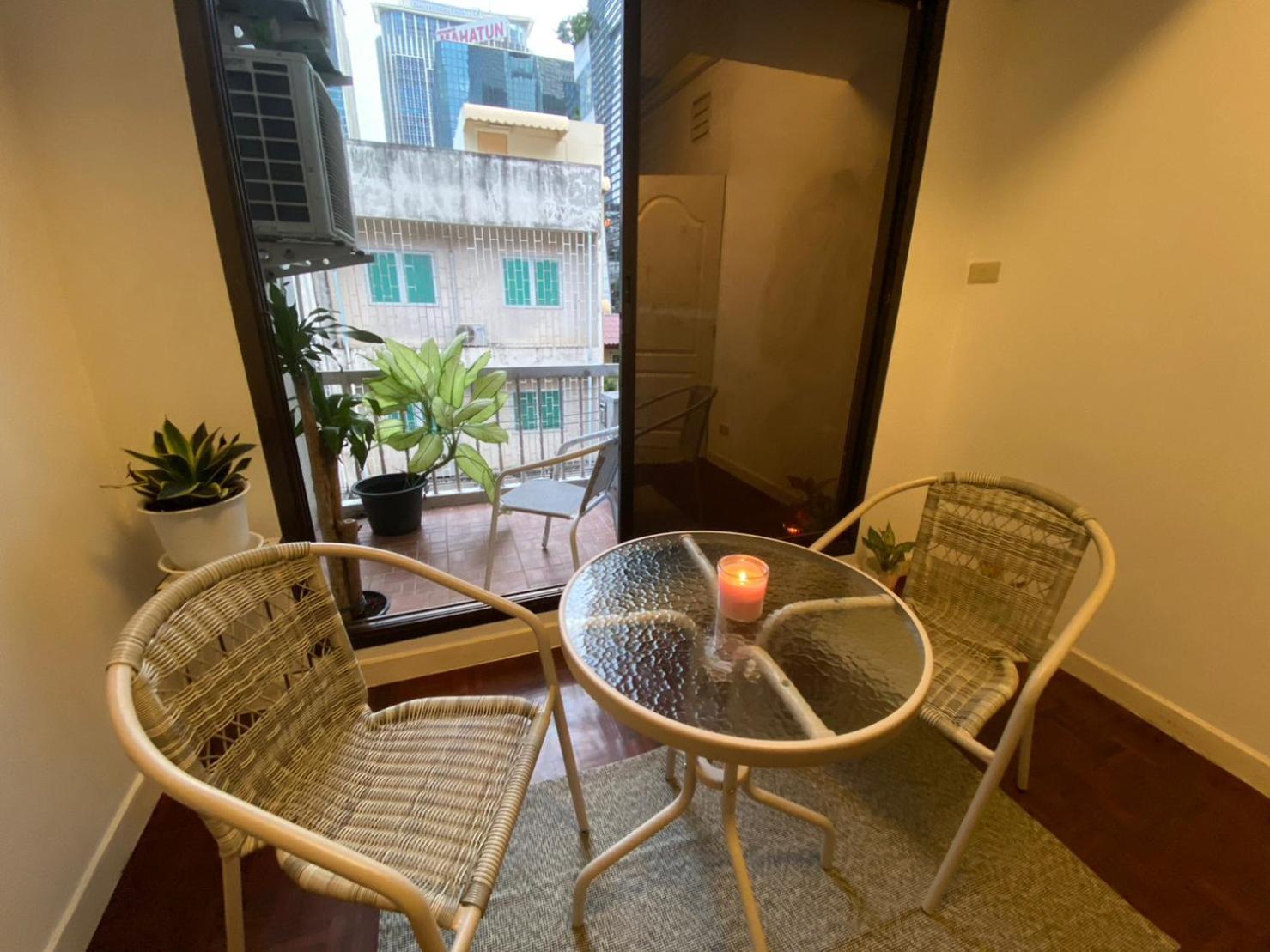 Homey Stay And Cafe By Hematoa Bangkok Esterno foto