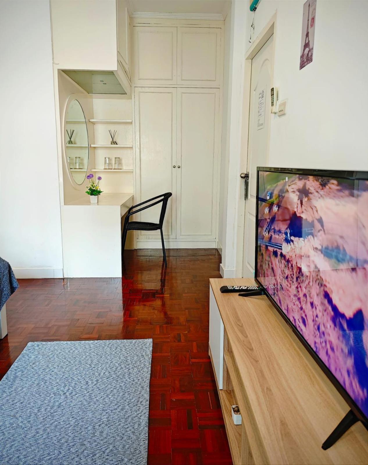 Homey Stay And Cafe By Hematoa Bangkok Esterno foto