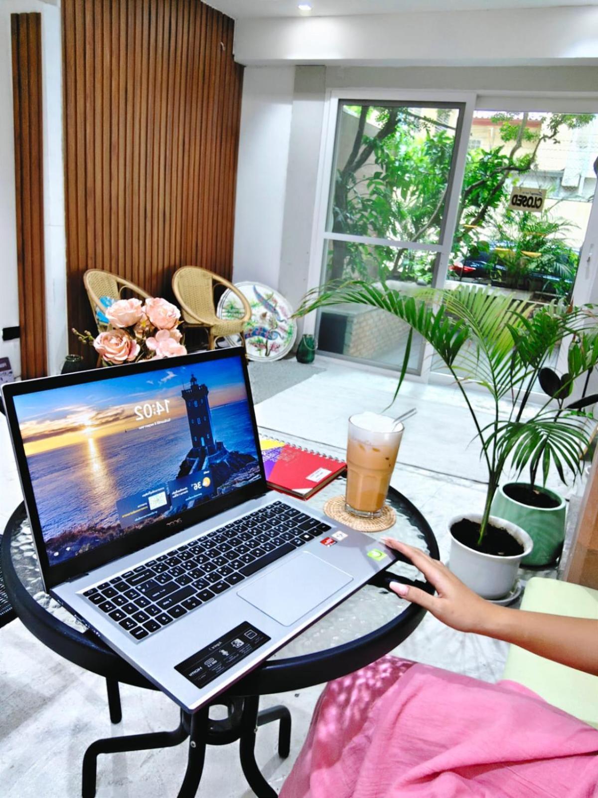 Homey Stay And Cafe By Hematoa Bangkok Esterno foto